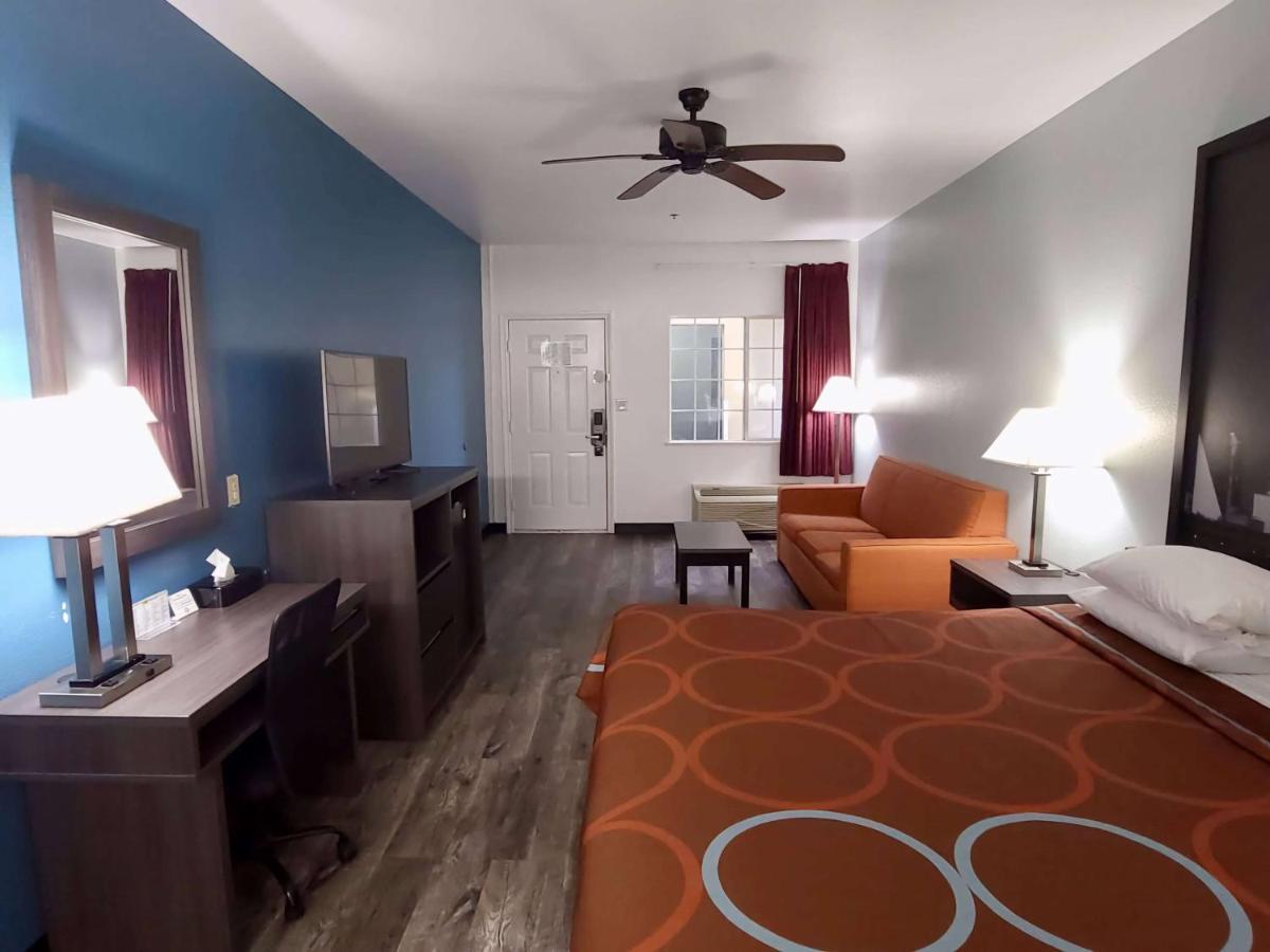 Super 8 By Wyndham Forney/East Dallas Extérieur photo